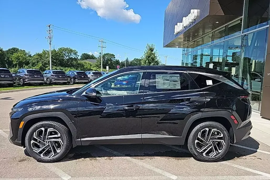 2025 Hyundai Tucson Limited photo 1