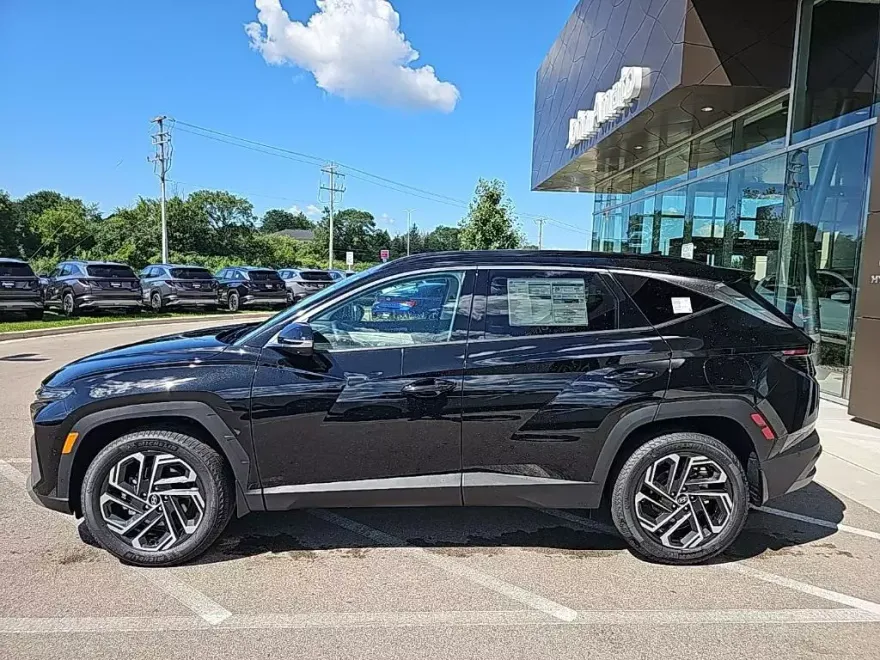 2025 Hyundai Tucson Limited photo 1