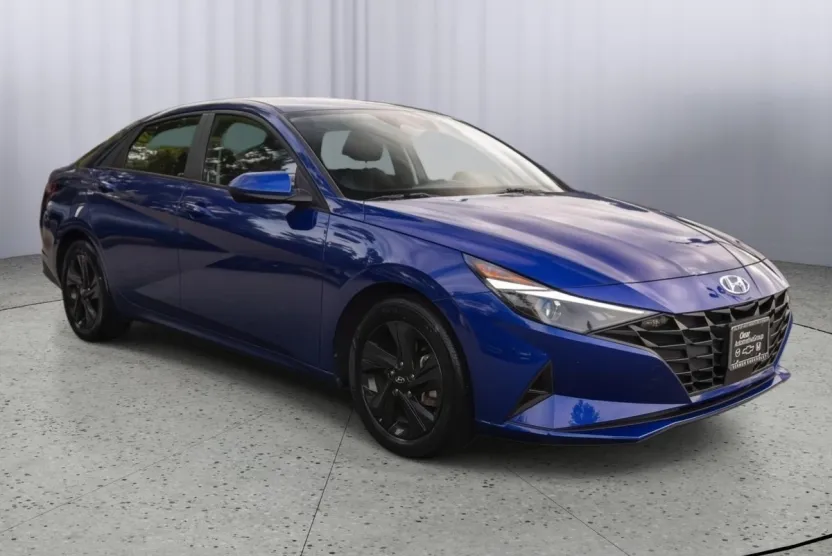 2021 Hyundai Elantra SEL photo 1
