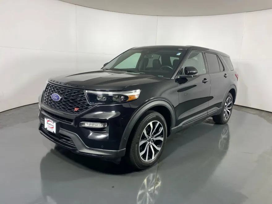 2021 Ford Explorer ST photo 1