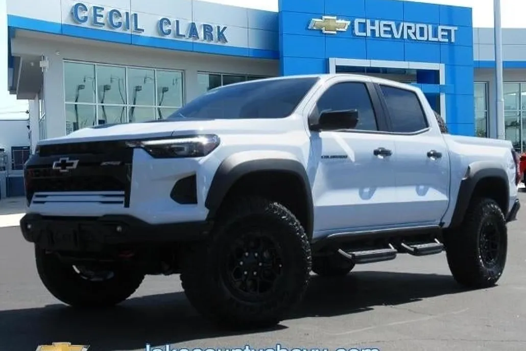 2025 Chevrolet Colorado ZR2 photo 1