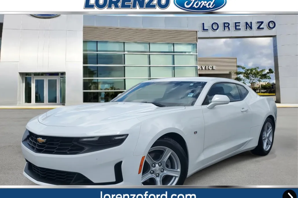 2023 Chevrolet Camaro 1LT photo 1