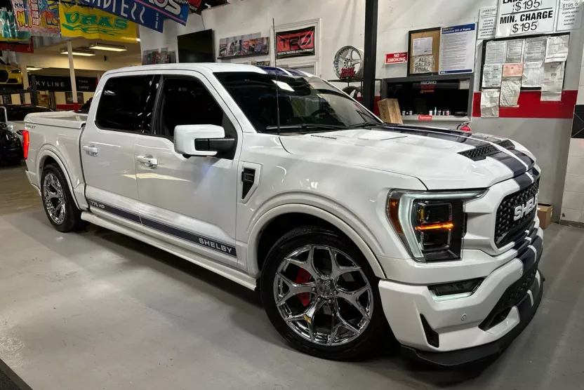 2023 Ford F-150 Lariat photo 1