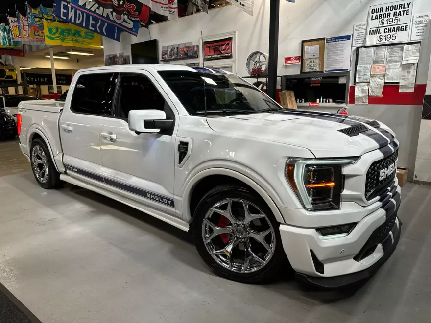 2023 Ford F-150 Lariat photo 1