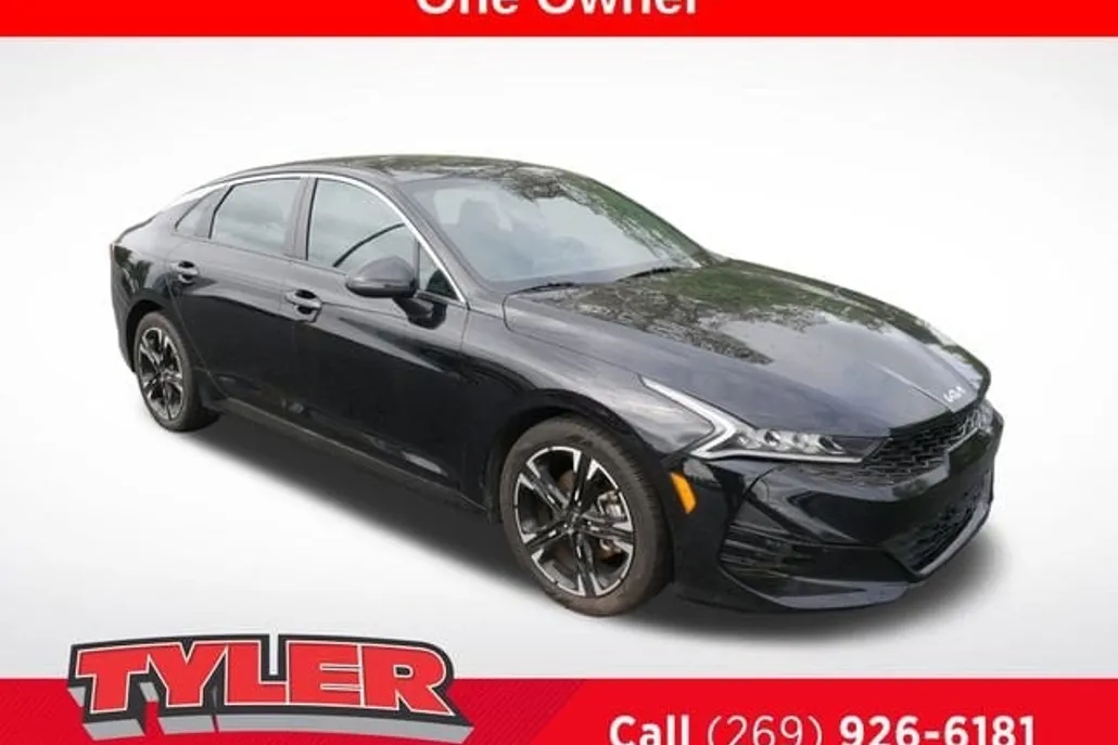 2022 Kia K5 GT-Line photo 1