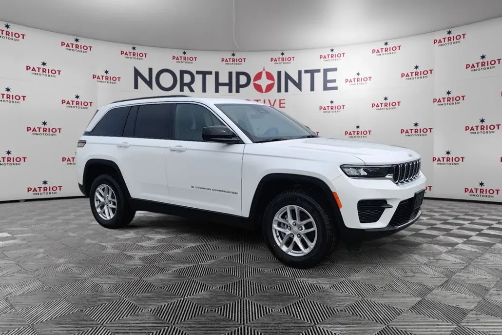 2025 Jeep Grand Cherokee Laredo X photo 1