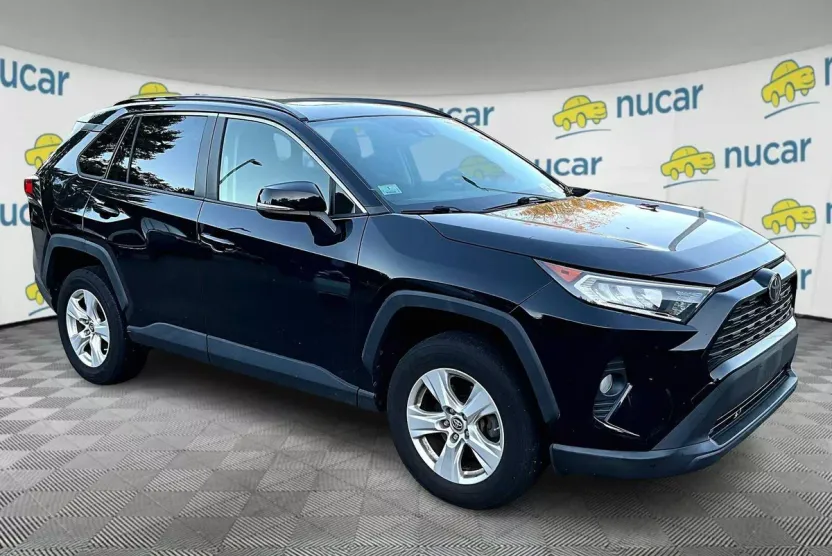 2019 Toyota RAV4 XLE Premium photo 1