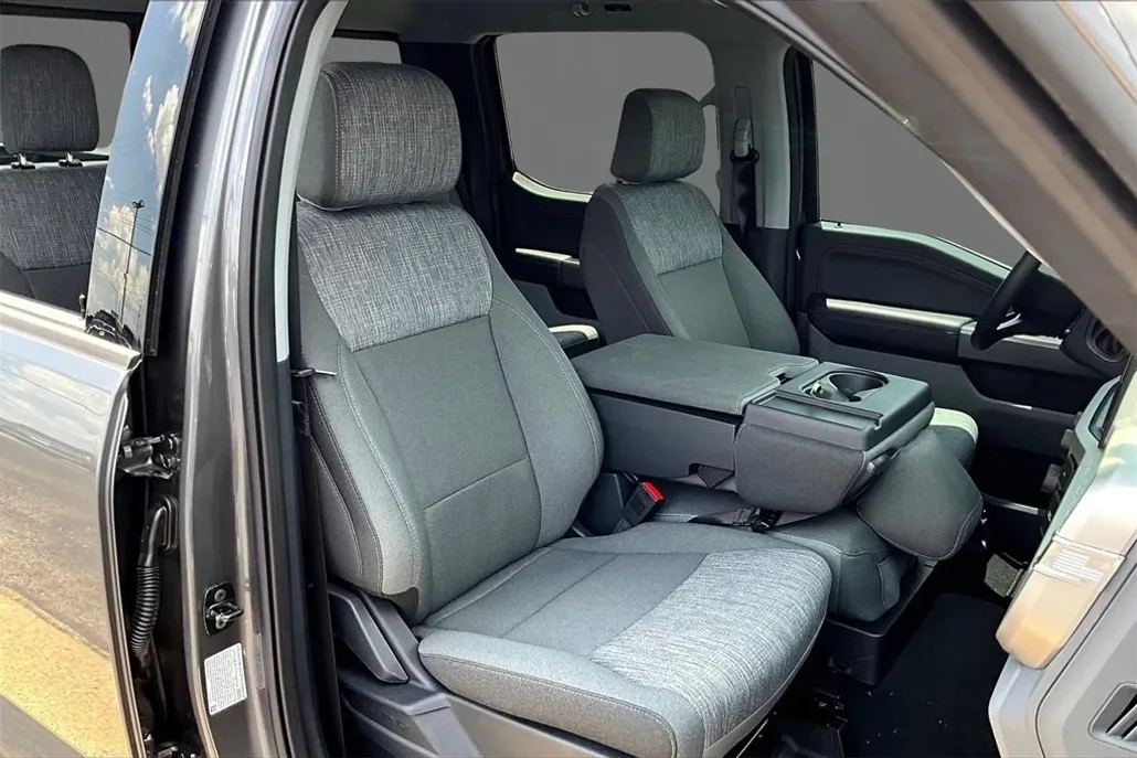 2025 Ford F-350 photo 1