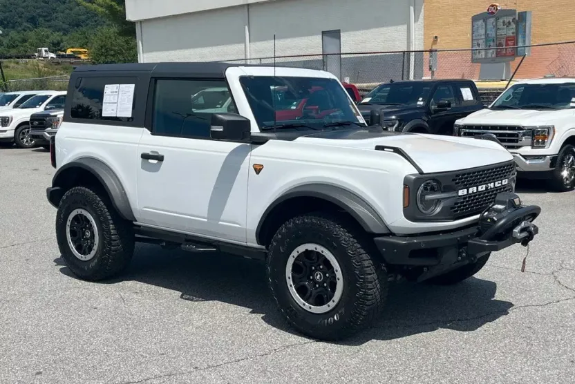 2022 Ford Bronco Badlands photo 1