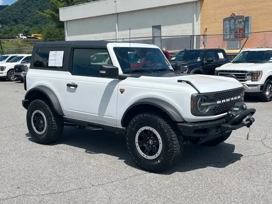 2022 Ford Bronco Badlands photo 1