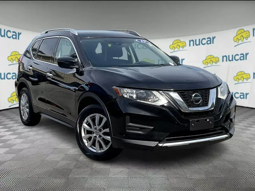 2019 Nissan Rogue SV photo 1