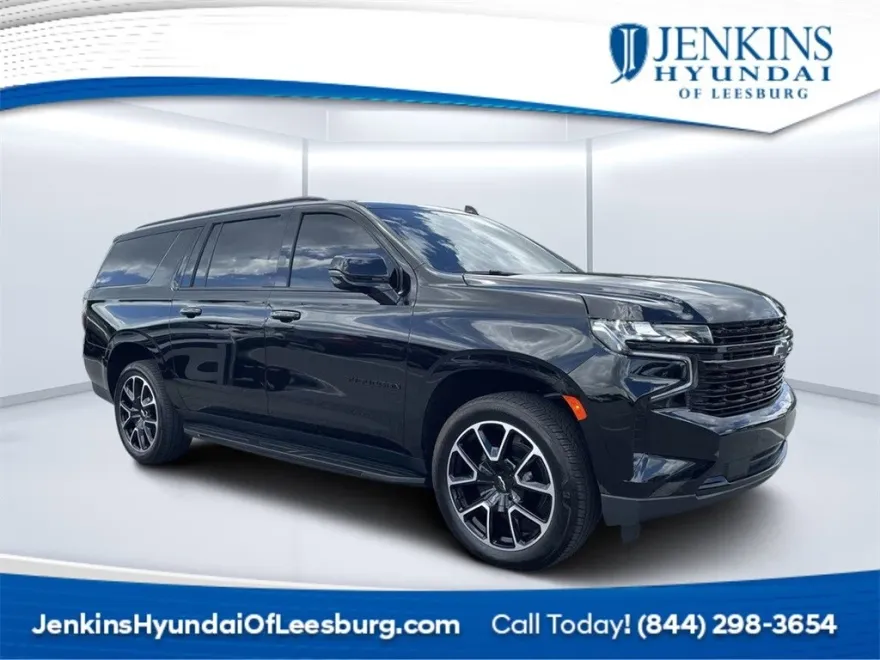 2023 Chevrolet Suburban RST photo 1