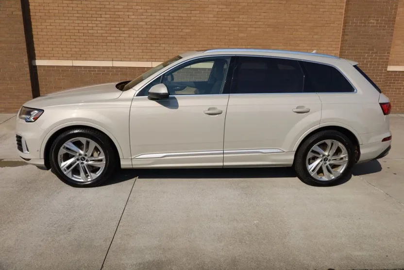 2022 Audi Q7 Prestige 55 photo 1