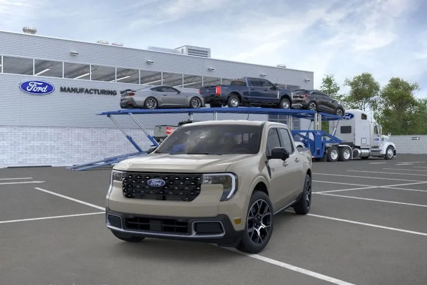 2025 Ford Maverick Lariat photo 1