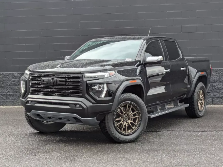 2023 Gmc Canyon Denali photo 1