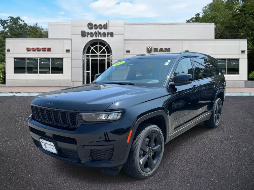 2023 Jeep Grand Cherokee Altitude photo 1