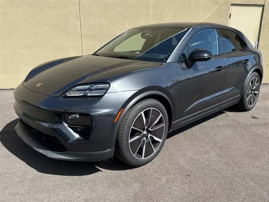 2024 Porsche Macan Electric 4 photo 1