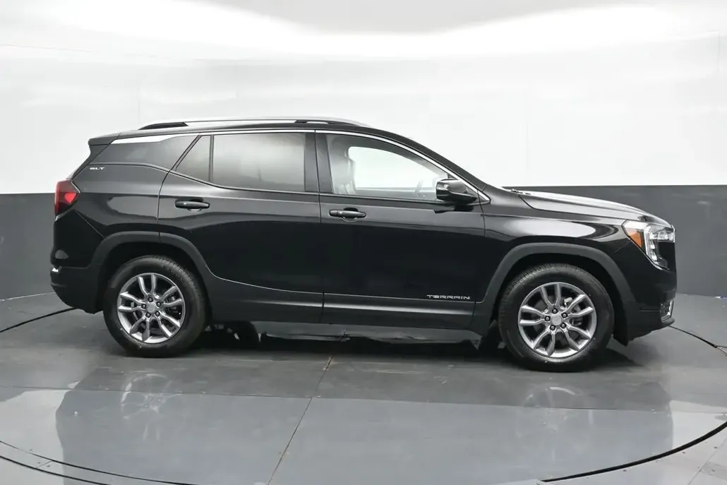 2024 Gmc Terrain SLT photo 1