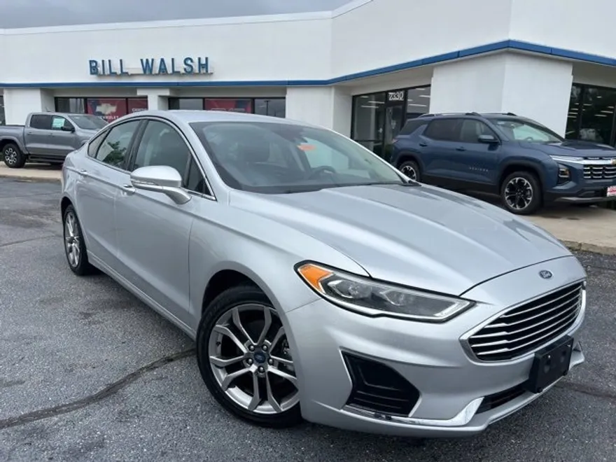 2019 Ford Fusion SEL photo 1