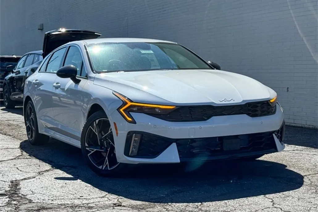 2026 Kia K5 GT-Line photo 1