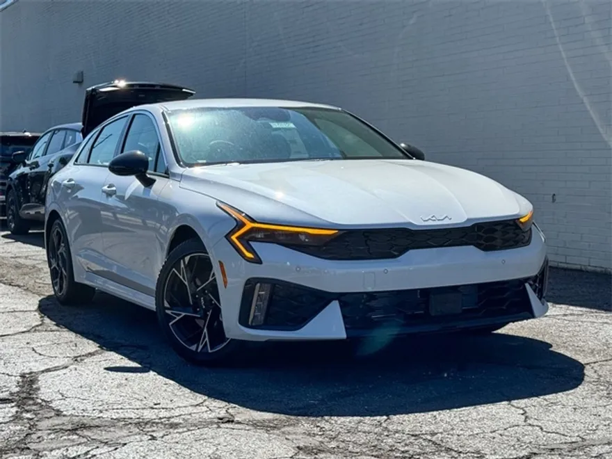 2026 Kia K5 GT-Line photo 1