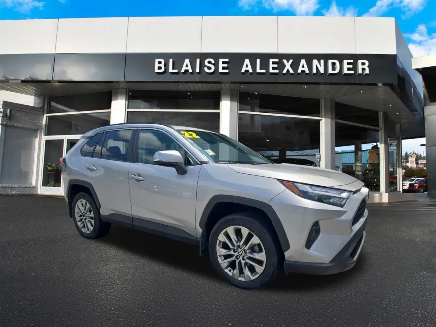 2022 Toyota RAV4 XLE Premium photo 1