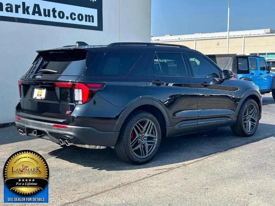 2025 Ford Explorer ST photo 1