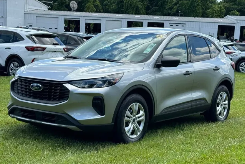 2024 Ford Escape Base photo 1