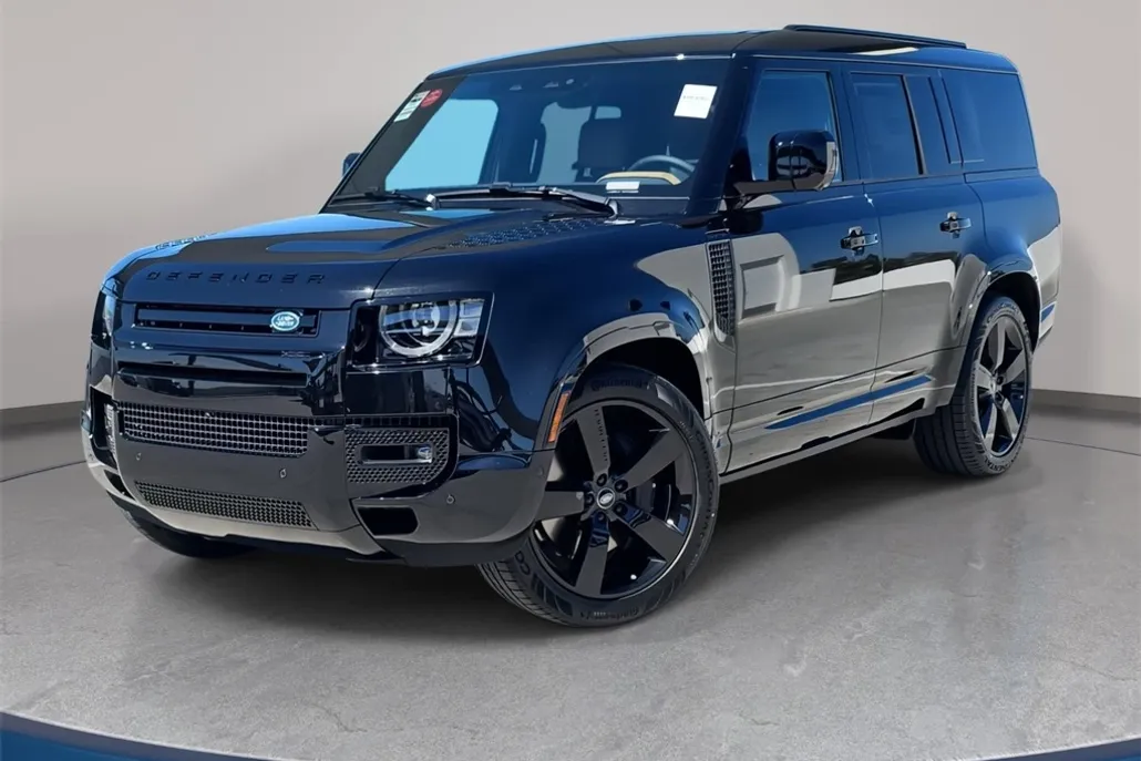 2025 Land Rover Defender 130 X-Dynamic SE photo 1