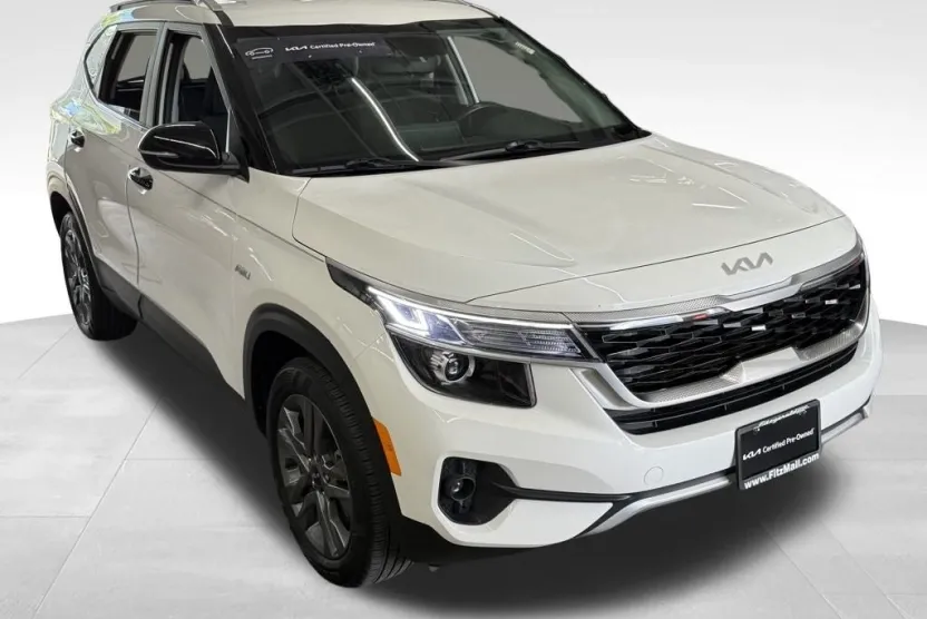 2023 Kia Seltos S photo 1