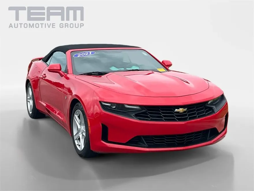 2021 Chevrolet Camaro 1LT photo 1