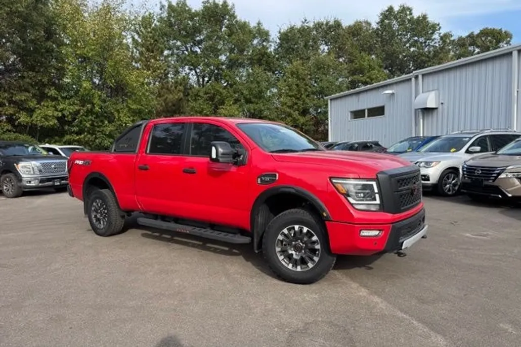 2024 Nissan Titan PRO-4X photo 1