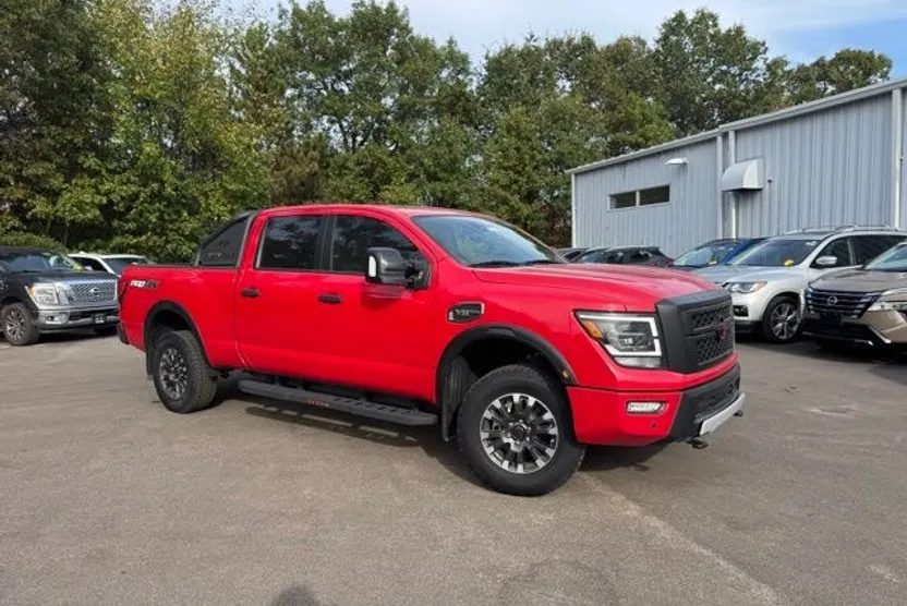 2024 Nissan Titan PRO-4X photo 1