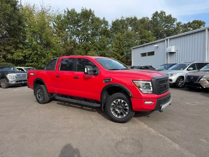 2024 Nissan Titan PRO-4X photo 1