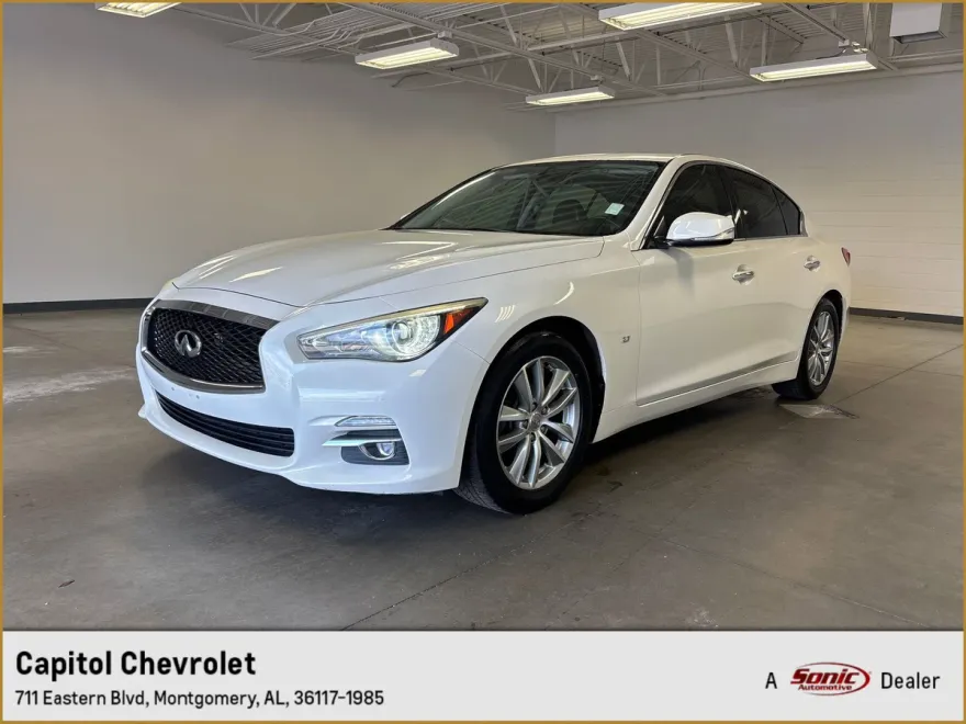 2015 Infiniti Q50 photo 1
