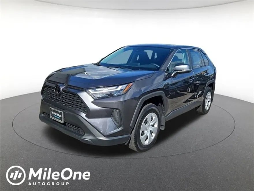 2024 Toyota RAV4 LE photo 1