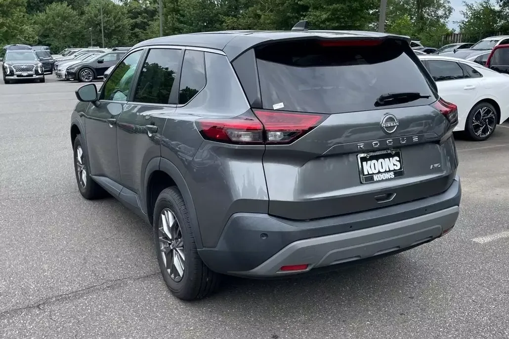 2022 Nissan Rogue S photo 1