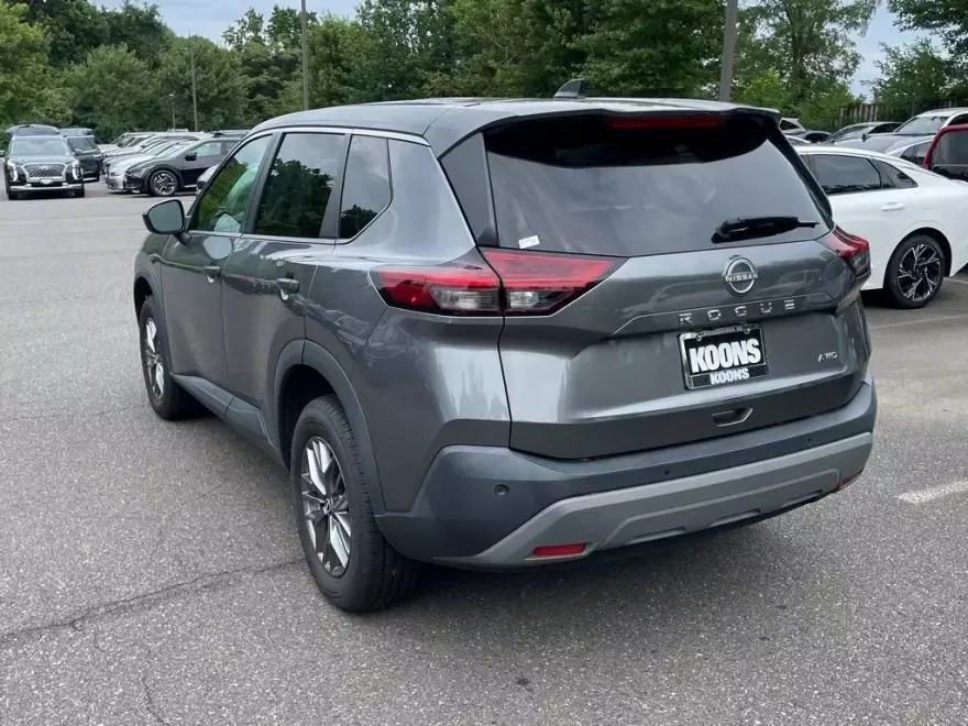 2022 Nissan Rogue S photo 1