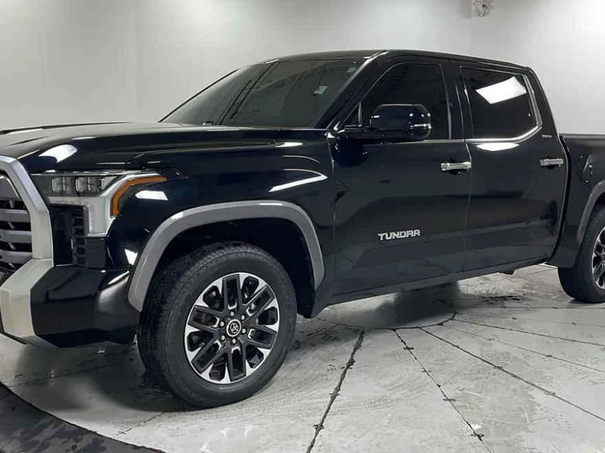 2023 Toyota Tundra Limited photo 1