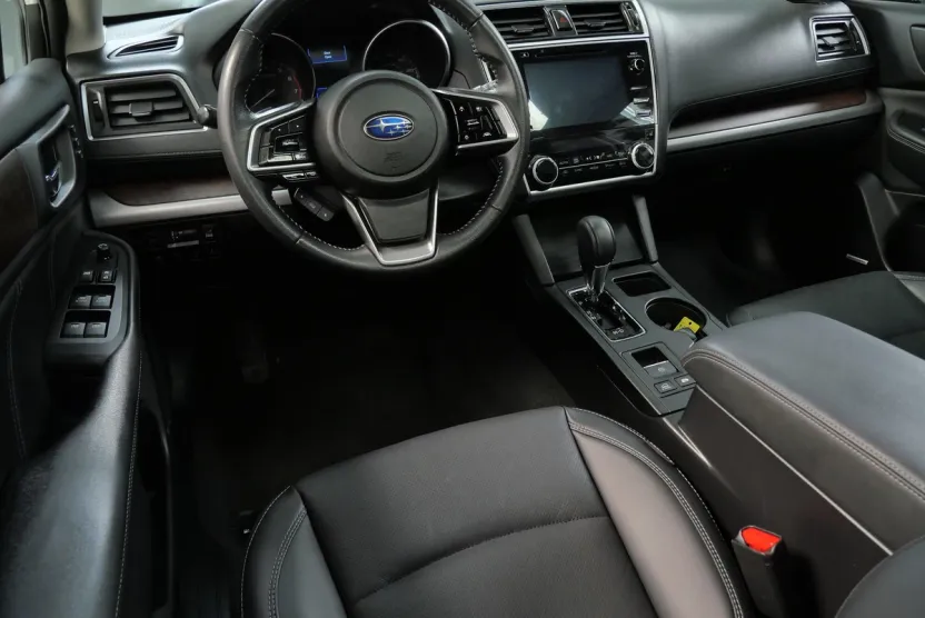 2018 Subaru Outback Limited photo 1