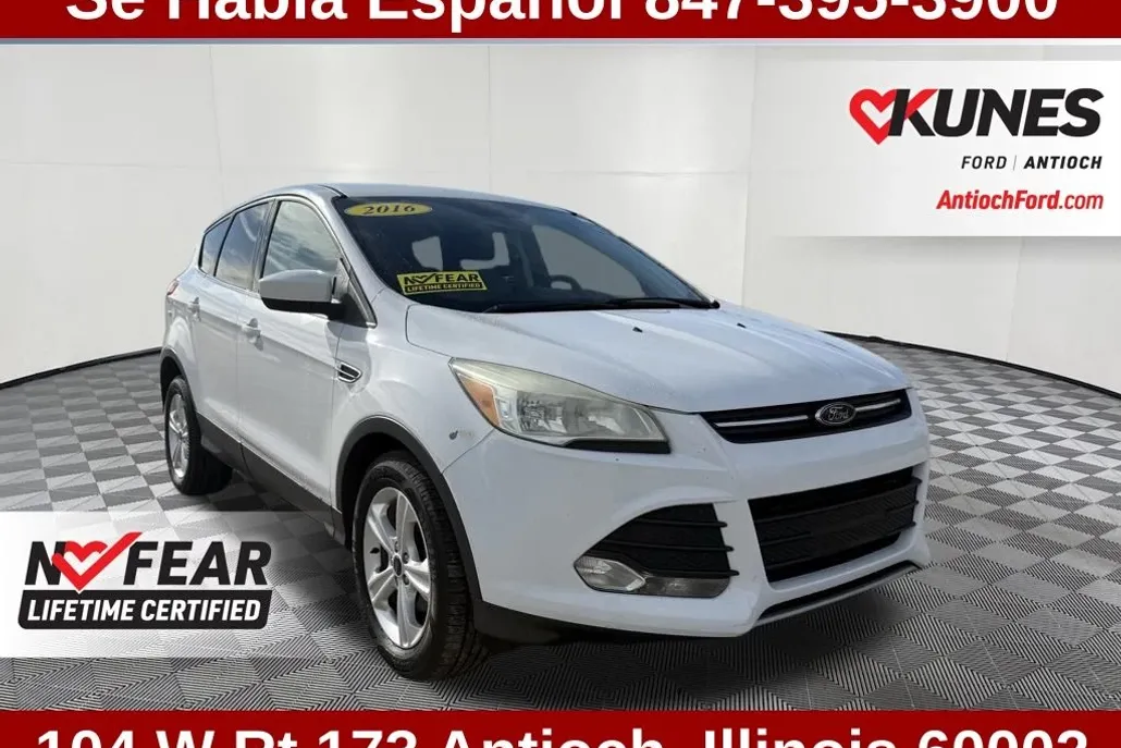 2016 Ford Escape SE Sport photo 1