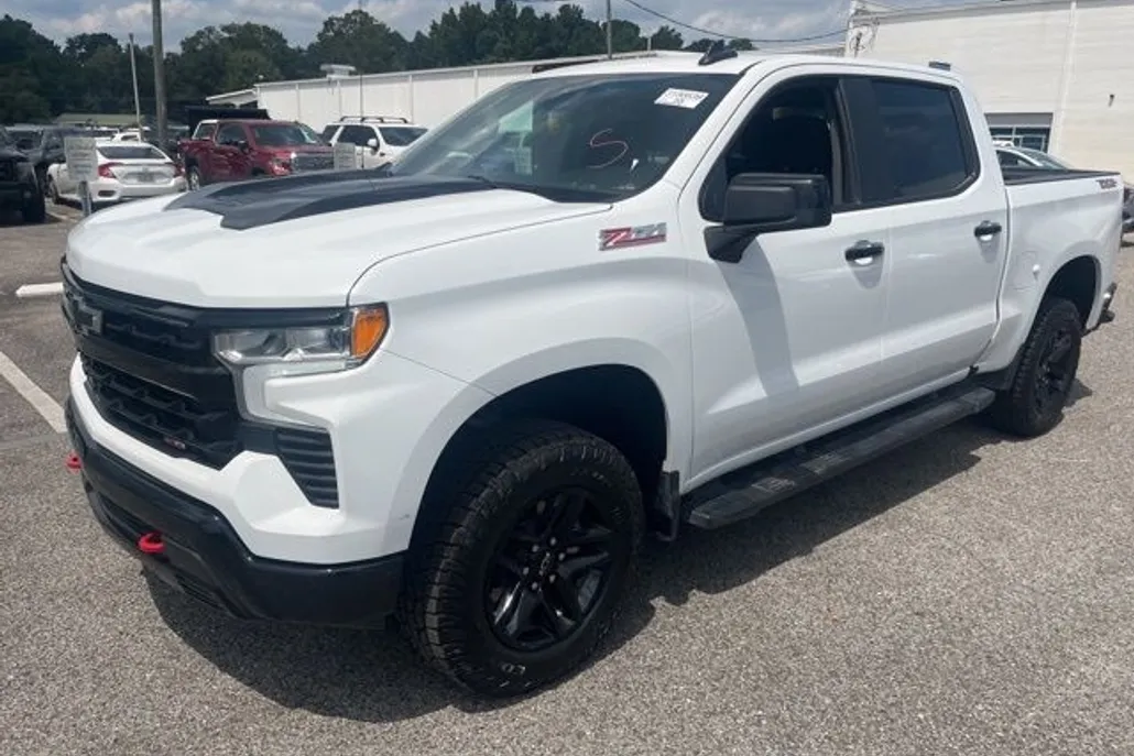 2024 Chevrolet Silverado 1500 LT Trail Boss photo 1