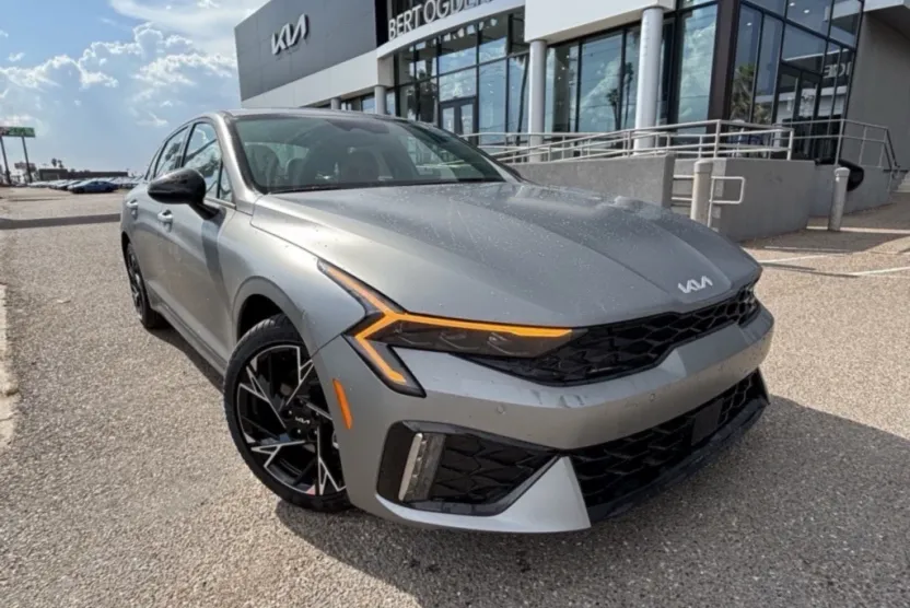 2026 Kia K5 GT-Line photo 1