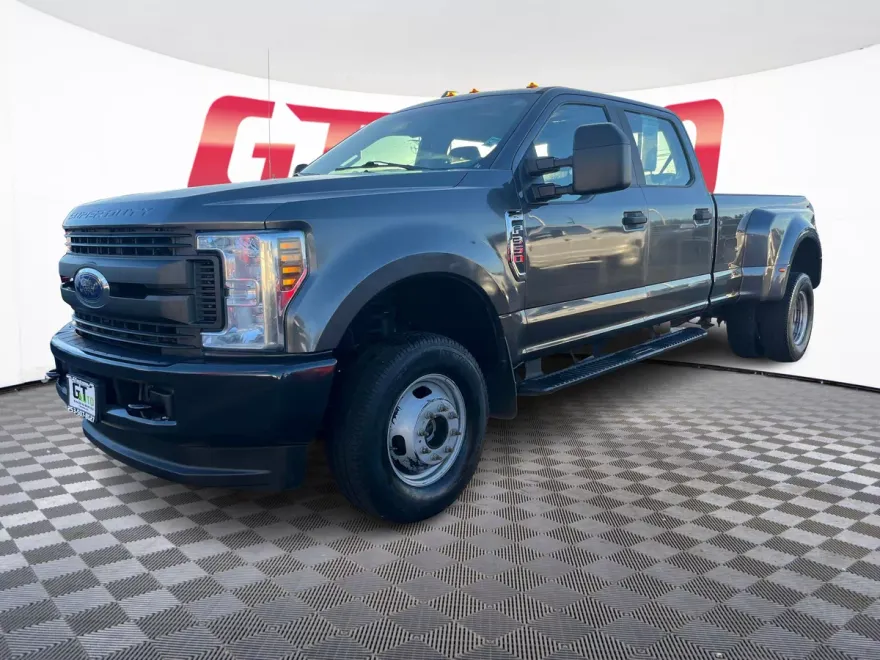 2019 Ford F-350 XL photo 1