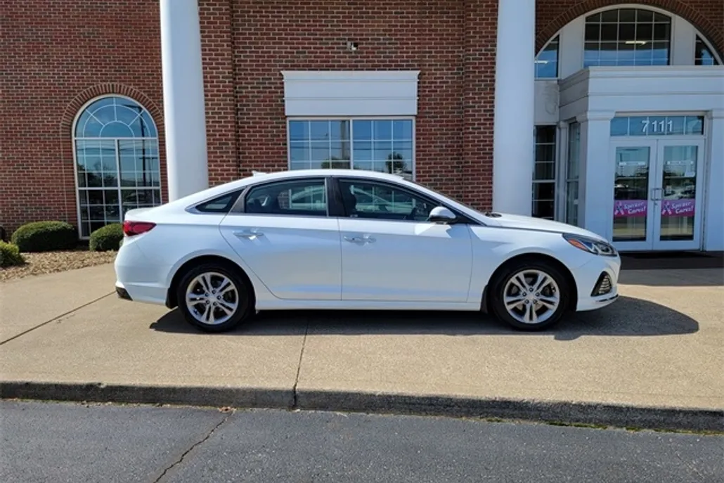 2019 Hyundai Sonata SEL photo 1