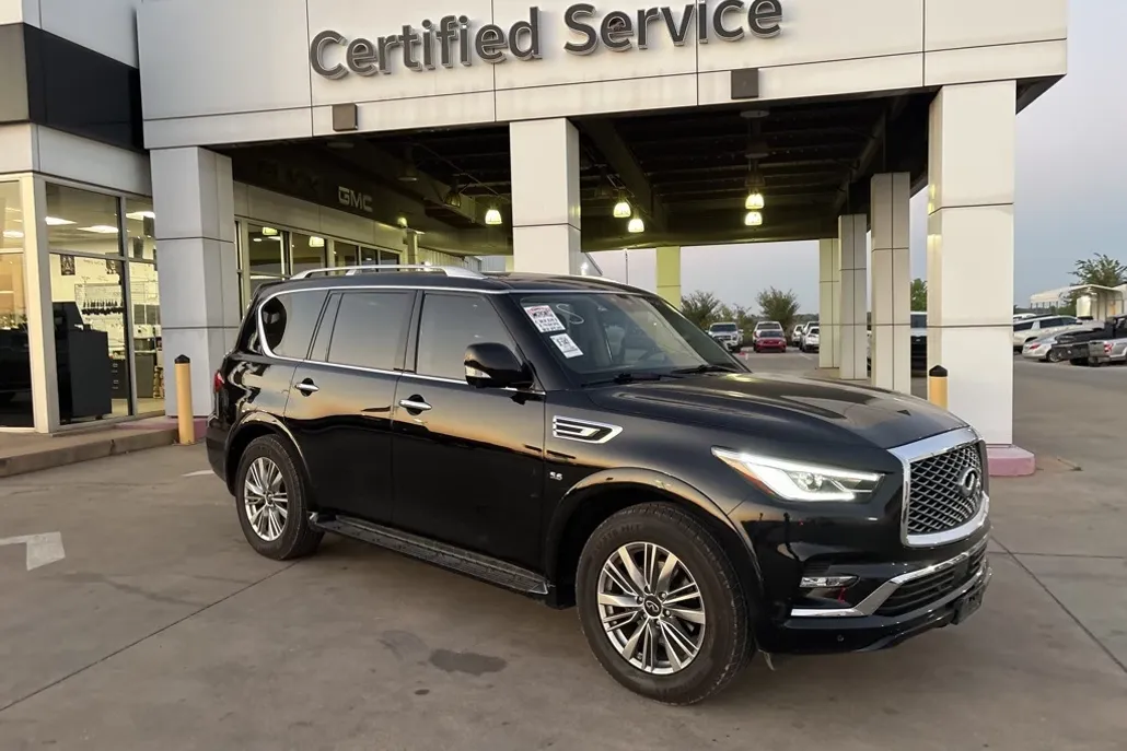 2019 Infiniti QX80 Luxe photo 1