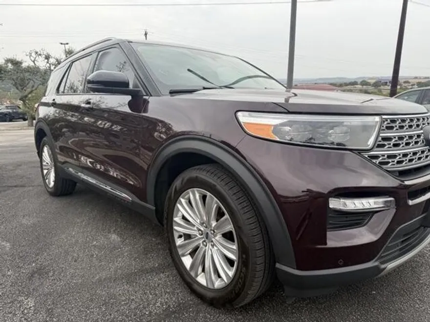 2023 Ford Explorer Limited photo 1