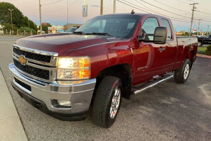 2013 Chevrolet Silverado 2500HD LT photo 1