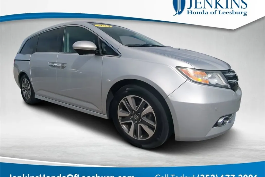 2015 Honda Odyssey Touring photo 1