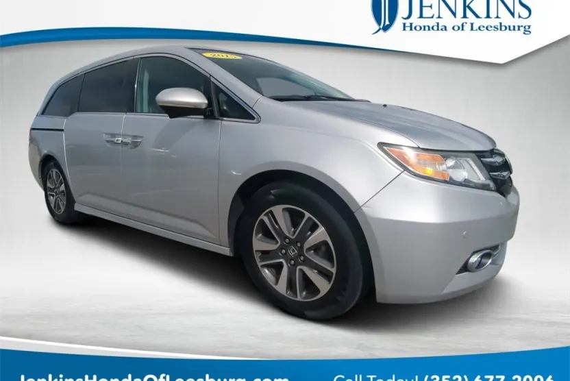 2015 Honda Odyssey Touring photo 1